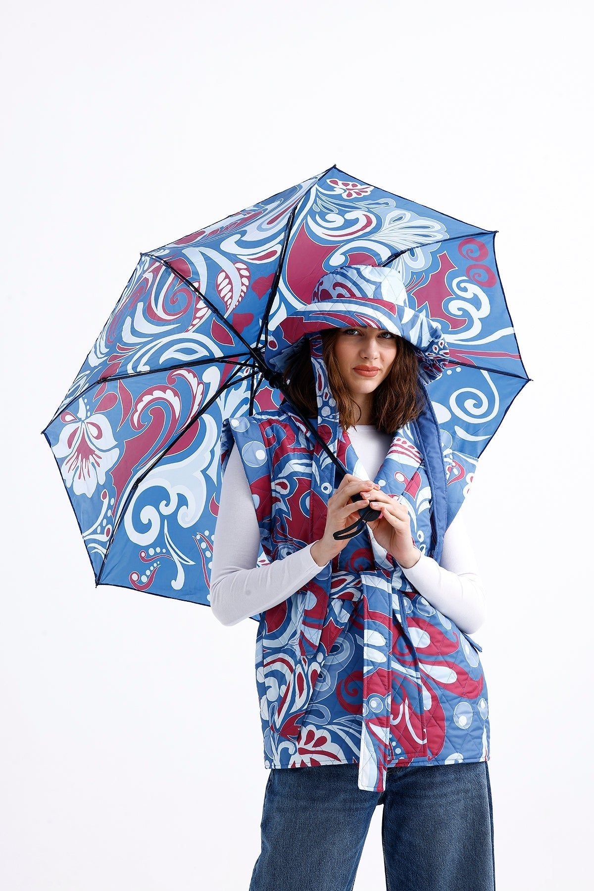 Dancing in the Rain: The Chain Umbrella Set - WaquinCo.